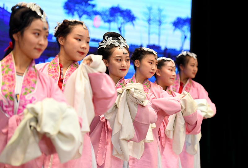 河北石家庄：走基层惠民演出