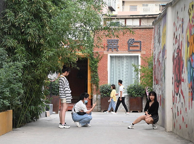 河南郑州：废旧工厂变身创业筑梦空间