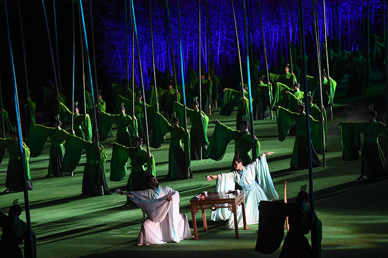 福建武夷山：夜间演出聚人气