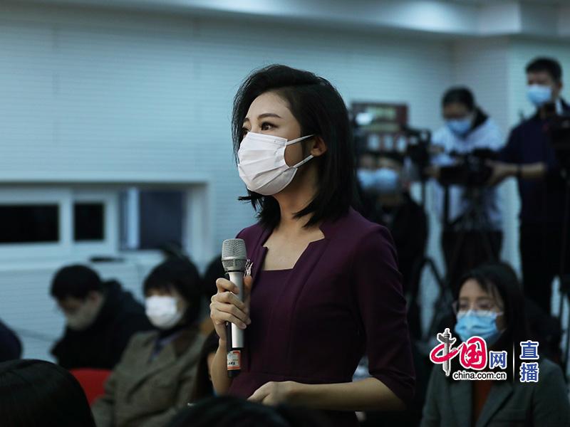 央视记者提问