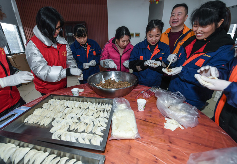 就地过年 一样温暖