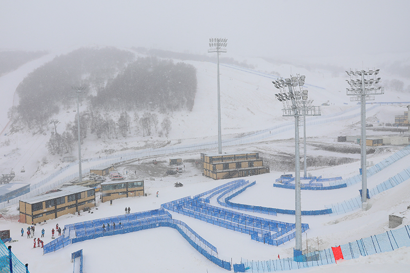 河北崇礼雪场迎降雪