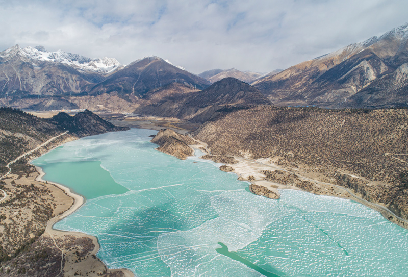 冰雪然乌湖