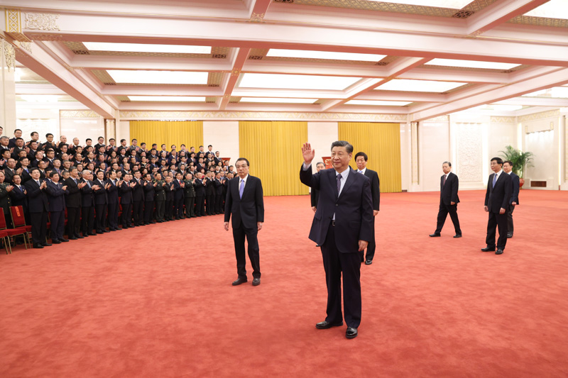 习近平会见探月工程嫦娥五号任务参研参试人员代表并参观月球样品和探月工程成果展览