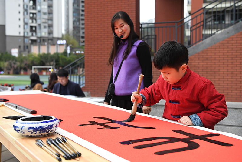 全国多地中小学开学