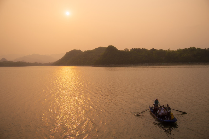 夕照百花湖