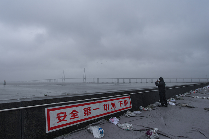 台风“烟花”在浙江平湖再次登陆