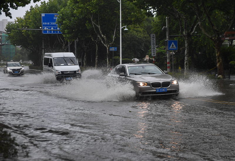 台风“烟花”在浙江平湖再次登陆