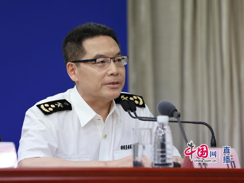 海关总署卫生检疫司司长林伟回答记者提问