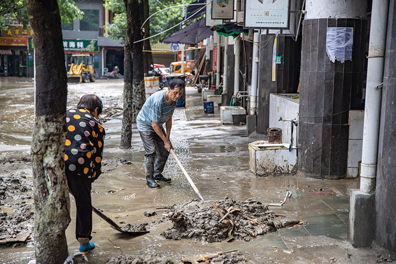重庆巫溪：洪水退去 多方合力开展灾后工作
