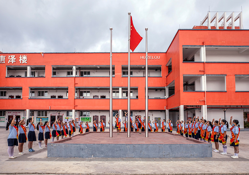 贵州黔西：中小学陆续开学