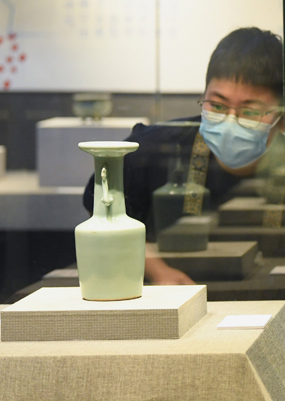 浙江省博物馆举办龙泉青瓷制釉技艺古今对比展
