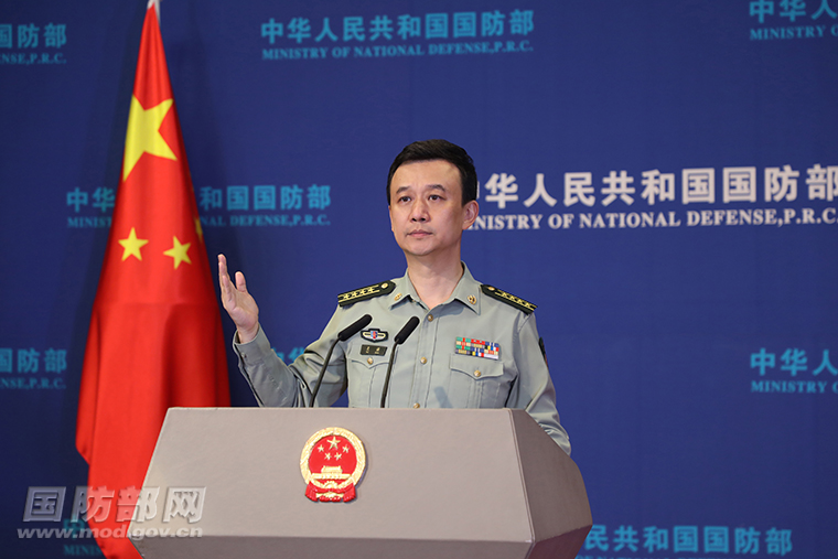 国防部新闻发言人就烈士纪念日联勤保障部队建设发展等问题答记者问