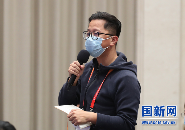封面新闻记者提问
