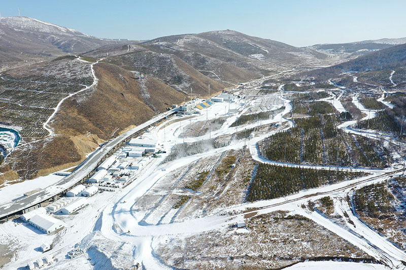 河北张家口：国家越野滑雪中心造雪进行时