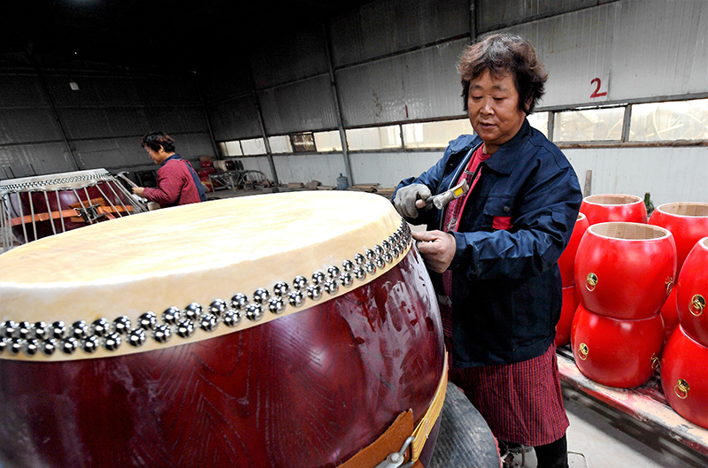 河北饶阳：民族乐器俏销海内外