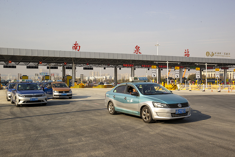 国内最长湖底隧道正式通车