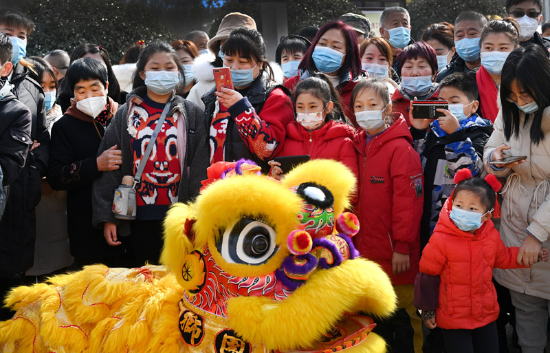 欢天喜地过大年