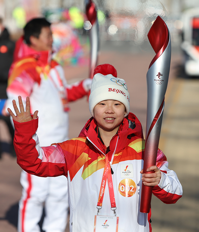 北京冬奥会火炬在世葡园传递