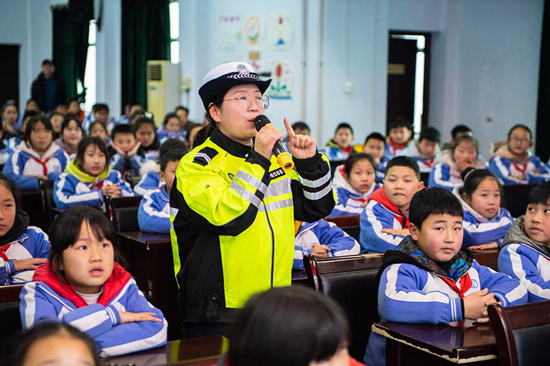 交通安全进学校