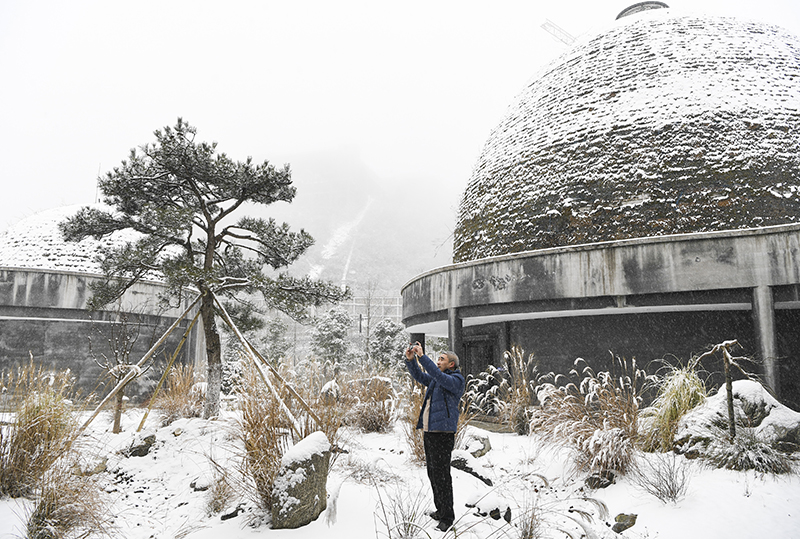 重庆武隆：“冰雪世界”引客来