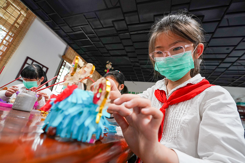 南京:非遗项目进校园 传统文化润童心