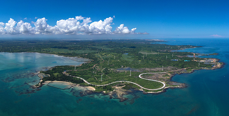 鸟瞰海南环岛旅游公路