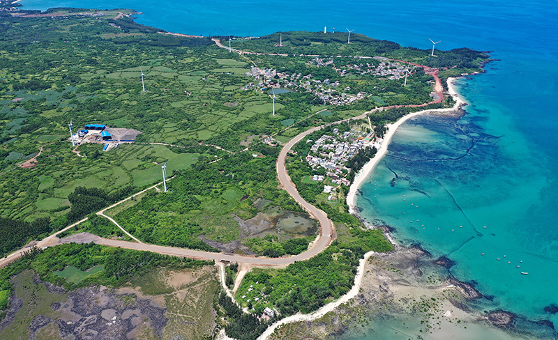 鸟瞰海南环岛旅游公路