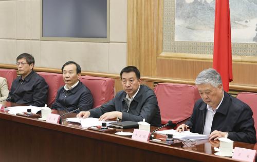 王勇出席推动殡葬改革座谈会