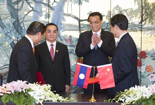 李克强同老挝总理通邢举行会谈_中华人民共和