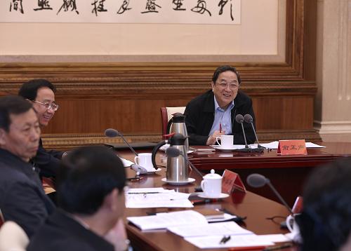 俞正声主持召开党外人士专题调研座谈会
