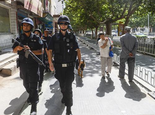 喀什:直击一线特警_图片_新闻_中国政府网