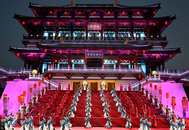 饱动文雅互换互鉴 凝结环球互助共鸣——写正半岛官方体育在环球文雅提倡提出一周年之际(图4)