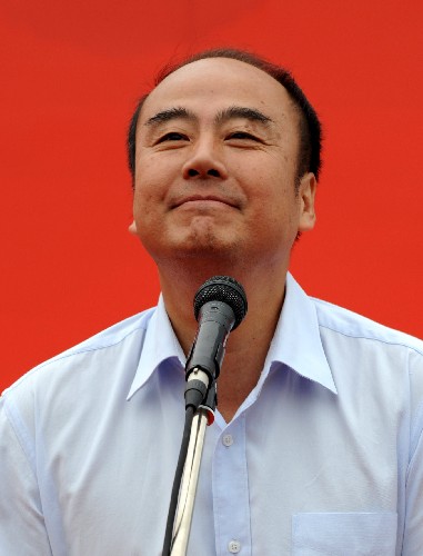 7月8日,北京奥运会新闻发言人、北京奥组委执行副主席王伟与媒体见面。王伟将主要负责每天上午由奥组委和国际奥委会共同举行的例行新闻发布会。 新华社记者李文摄