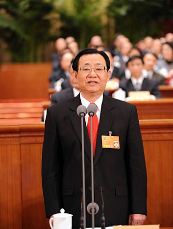 3月3日,中国人民政治协商会议第十一届全国委员会第一次会议在北京人民大会堂开幕。主席团常务主席王刚主持开幕会。