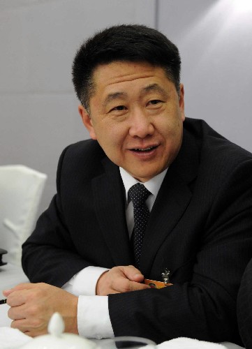 全国政协委员马立群指出,建设资源节约型、环境友好型社会,必须坚定不移地做好两个方面的工作:一方面狠抓节能减排的治理,一方面大力保护生态环境。 新华社记者 饶爱民 摄