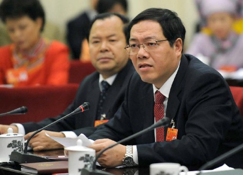 来自广西的全国人大代表陈刚说,节能减排既是挑战,也是一次机遇。柳州在这方面有过经验和教训,要进一步抓好节能降耗和生态建设。 新华社记者 王建华 摄