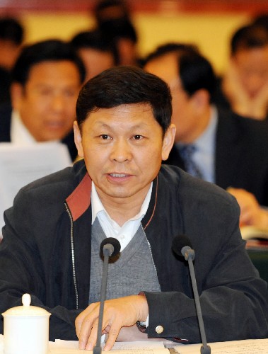 全国政协委员宋晓梧说,实施东北振兴战略以来,东北地区振兴取得了突破性进展,但与全国平均水平相比差距还很大。他建议在区域协调发展中更加重视资源型城市的可持续发展、重视老工业基地的振兴。 新华社记者黄敬文摄