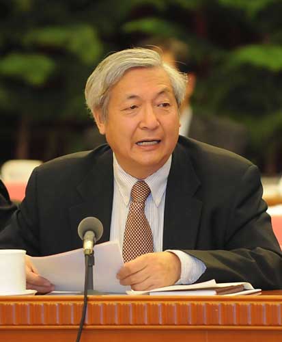 这是北京代表团的许智宏代表在审议政府工作报告时就落实人才强国战略等问题发言。