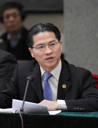 全国政协委员周汉民说,贯彻科学发展观是经济建设、社会和谐和可持续发展的基础,而创新型国家的建设则是贯彻科学发展观的重要路径之一。为推进创新型国家的建设,政府向企业科技研发的投入应以产业链为基本着眼点,改革政府研发费用的投入方式,优化政府研发费用的投入领域,并建立政府研发费用投入效率评估体系。
