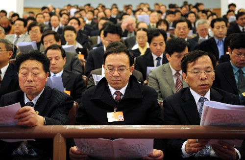 3月5日,第十一届全国人民代表大会第一次会议在北京人民大会堂开幕。这是全国政协委员列席开幕会。 新华社记者 杨宗友 摄