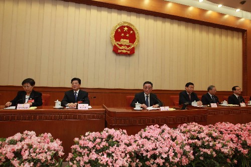 3月17日,十一届全国人大一次会议主席团在北京人民大会堂举行第八次会议。吴邦国主持会议。新华社记者 鞠鹏 摄
