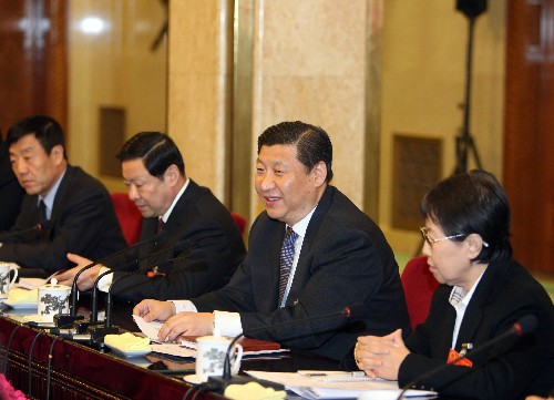 3月6日,中共中央政治局常委、中央书记处书记习近平参加十一届全国人大一次会议内蒙古代表团的审议。