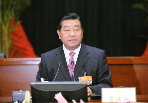 3月12日,全国政协十一届一次会议主席团第三次会议在北京举行。全国政协十一届一次会议主席团会议主持人贾庆林主持会议。新华社记者马占成摄
