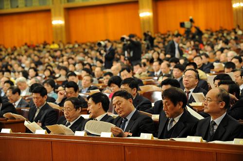 3月9日,全国政协十一届二次会议在北京人民大会堂举行第四次全体会议。 新华社记者 李学仁 摄