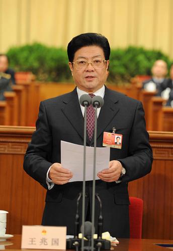 3月9日,十一届全国人大二次会议在北京人民大会堂举行第二次全体会议。王兆国主持会议。 新华社记者马占成摄