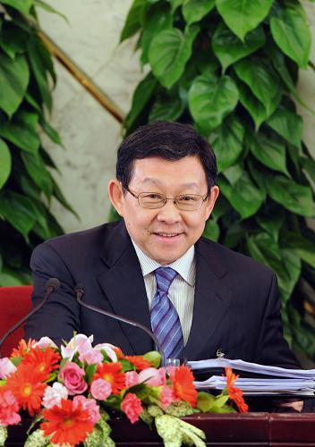 3月10日,十一届全国人大二次会议举行记者会,工业和信息化部部长李毅中、人力资源和社会保障部部长尹蔚民、商务部部长陈德铭答记者问。 这是陈德铭在记者会上。 新华社记者陈树根摄