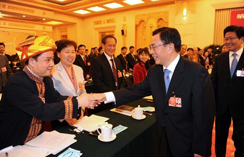 3月6日,中共中央政治局常委、中央纪委书记贺国强参加十一届全国人大二次会议湖南代表团的审议。 新华社记者马占成摄