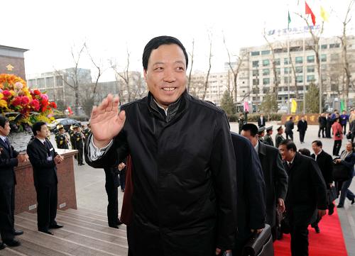 3月2日,出席十一届全国人大三次会议的天津代表团抵达驻地北京西直门宾馆。新华社记者 杨宗友 摄