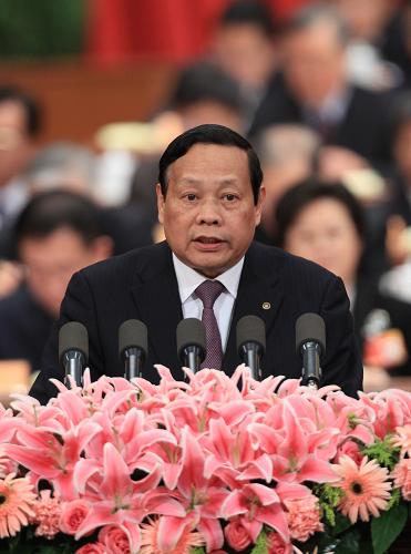 3月10日,全国政协十一届三次会议在北京人民大会堂举行第四次全体会议。这是张圣坤委员代表民盟中央作《转变发展方式 关键在转变政府职能》的发言。 新华社记者 庞兴雷 摄